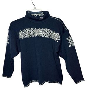 Elegant Navy and White Turtleneck Sweater